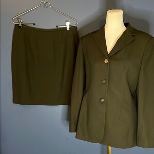 Casual Corner Annex Petite Olive Green Blazer & Skirt Set (jacket 6P, skirt 10P)